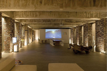 Several vintage artists